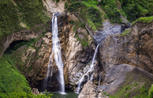 ecuador-amazon-wildlife-expedition-for-teenagers-volcanoes-banos10