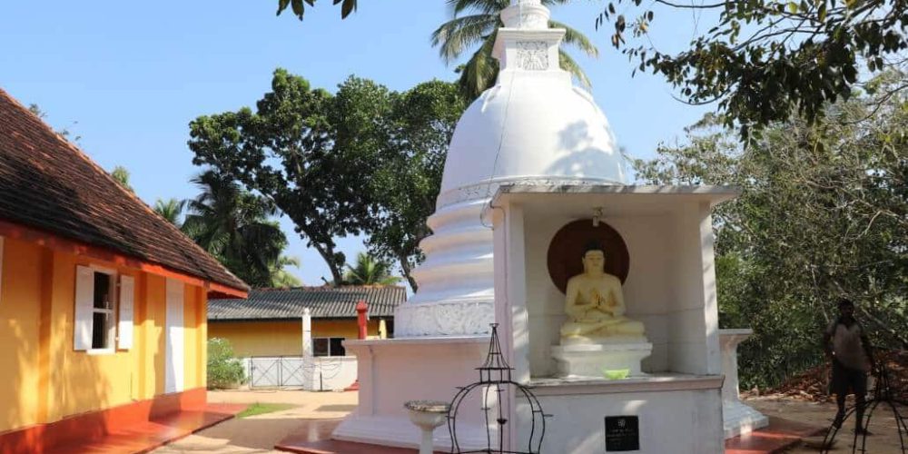 Sri Lanka - Teaching English to Buddhist Monks18