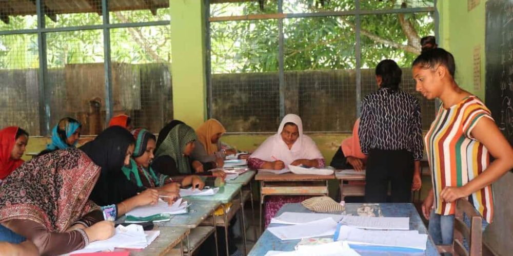 Sri Lanka - Women’s English Literacy Program9