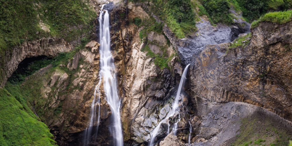 ecuador-amazon-wildlife-expedition-for-teenagers-volcanoes-banos10