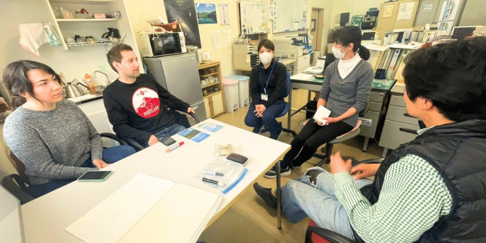 japan-english-exchange-2025-11