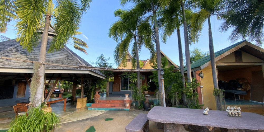 thiland-elephants-and-community-building-for-teenagers-acc26