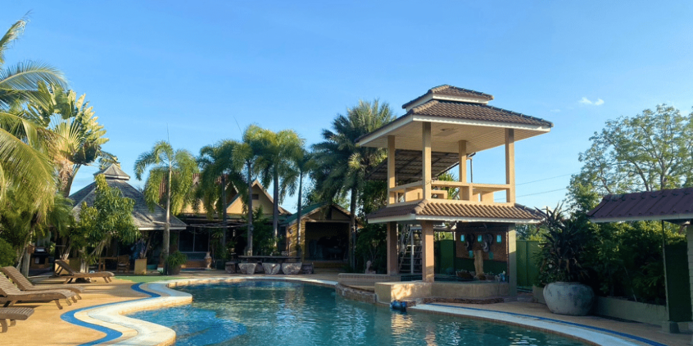 thiland-elephants-and-community-building-for-teenagers-acc27