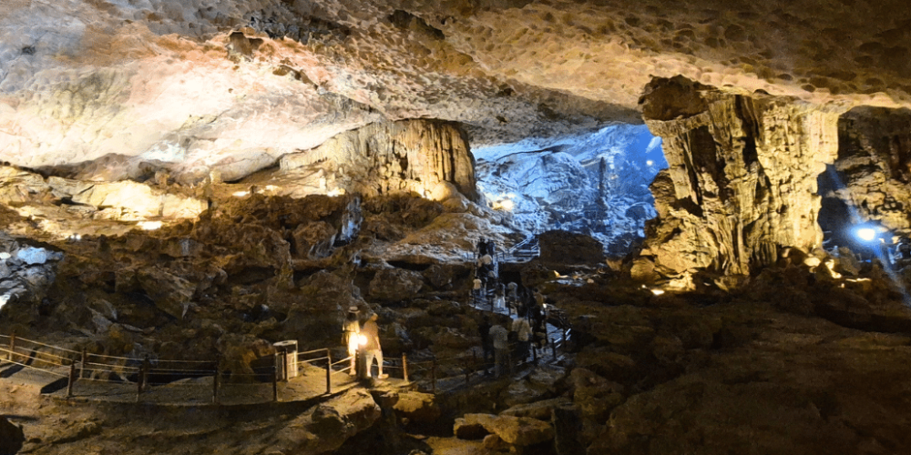 vietnam-ha-long-bay-kindergarten-volunteering-cultural-program-10
