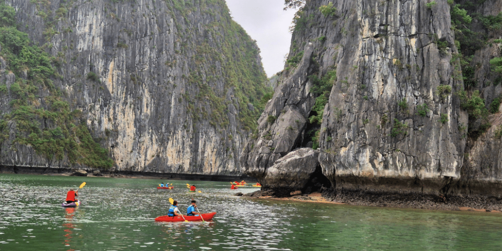 vietnam-ha-long-bay-kindergarten-volunteering-cultural-program-18