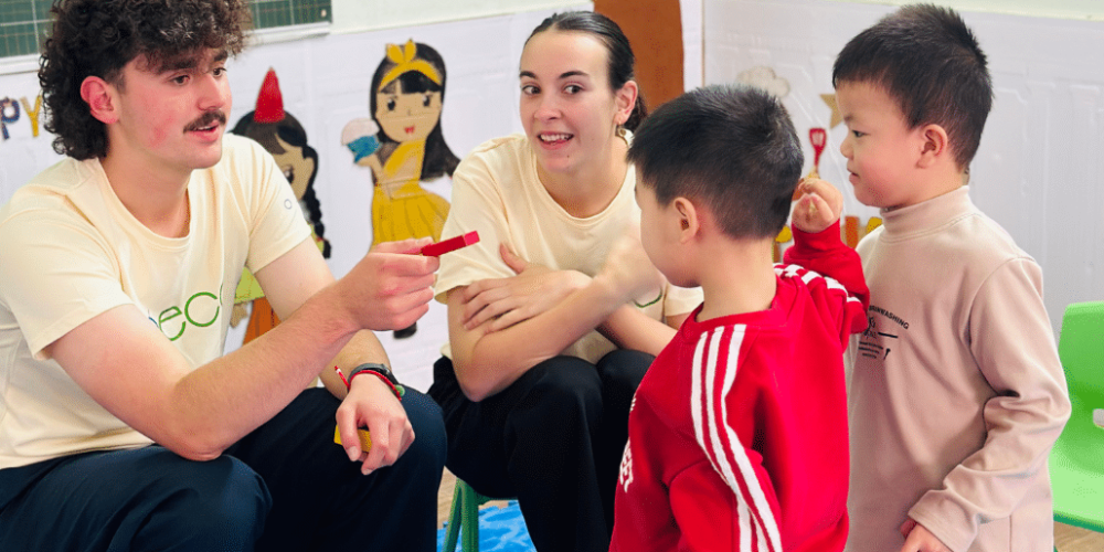 vietnam-ha-long-bay-kindergarten-volunteering-cultural-program-40