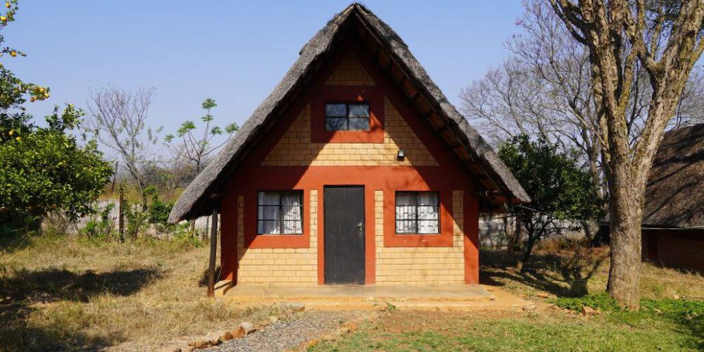 zimbabwe-african-wildlife-orphanage-accommodation-new1